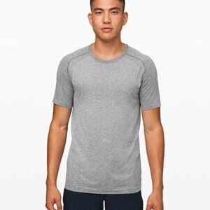 Mens Lululemon Metal Vent Tech Short Sleeve Shirt, grey, size medium